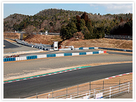 Cパドックスタンド写真